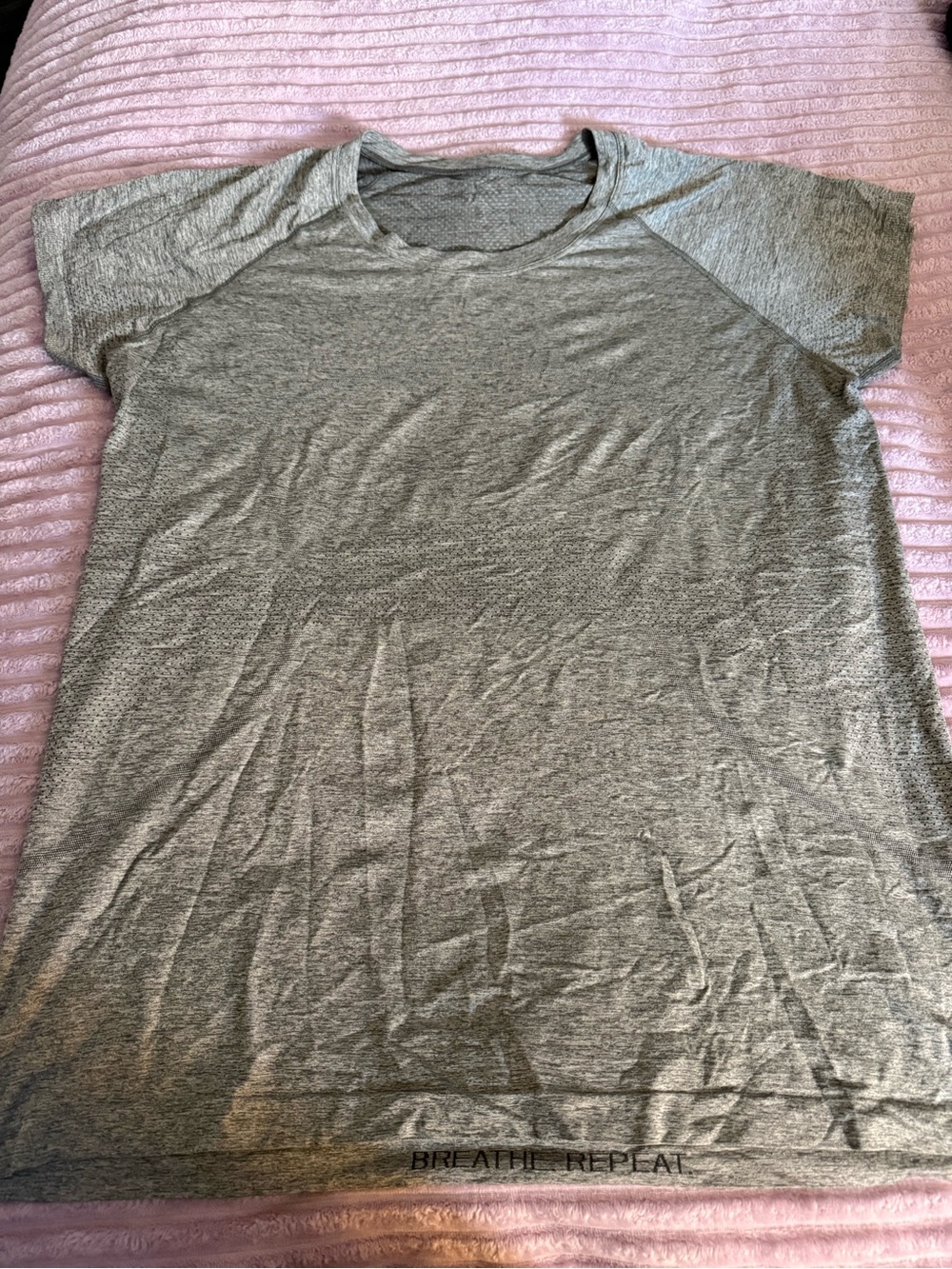 LULULEMON 🍋- Swiftly tech Heather Gray Short Sleeve Active Tee waist length